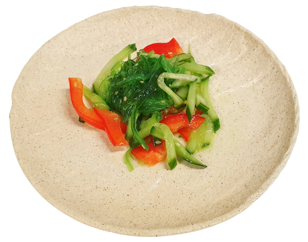 Салат с водорослями чука, огурцами и тайским имбирным соусом  90/20 ланч тайм