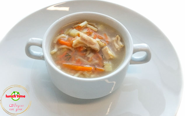 Суп из индейки с лапшой диетич.(бульон куриный натуральный, индейка, картофель, морковь, лук, зелень, перец ч.м.) 350 мл. ланч тайм